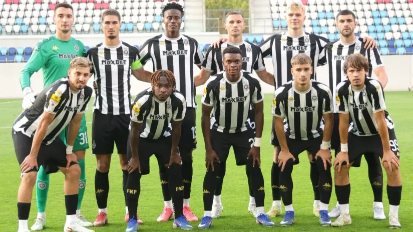 (©fkpartizan)