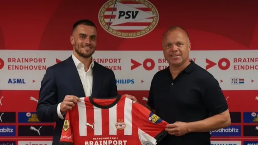 Filip Kostić na promociji u PSV-u (©Psv.nl)