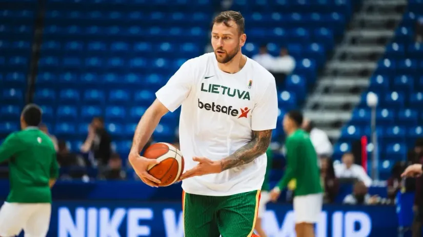 Donatas Motiejunas (©FIBA Basketball)