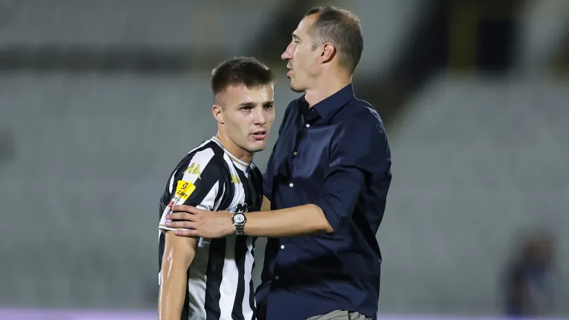 ©Starsport
