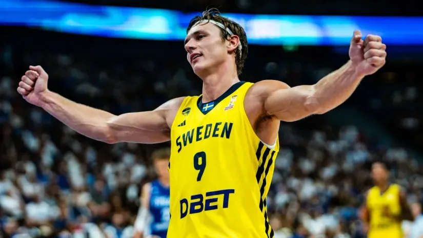 Pele Larson (© FIBA)