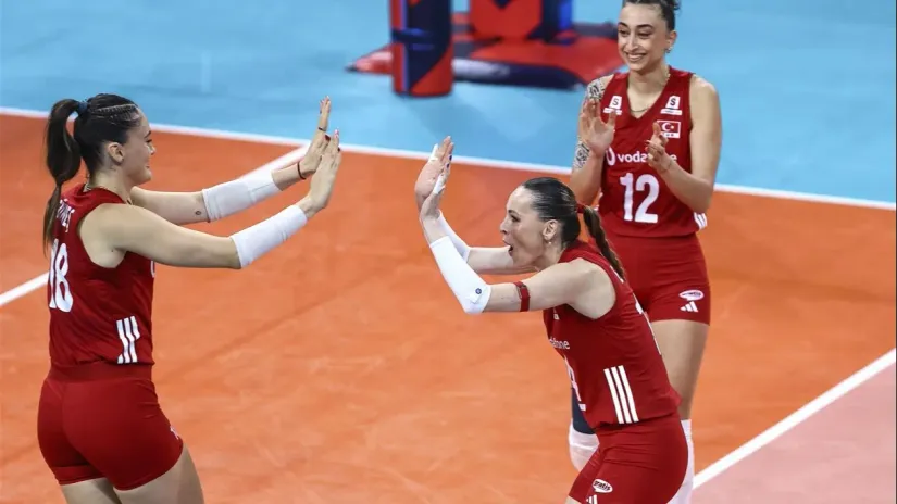 Slavlje odbojkašica Turske (©CEV)
