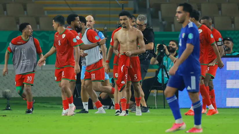 Musab Al Šakusi i reprezentativci Omana slave gol (©Reuters)