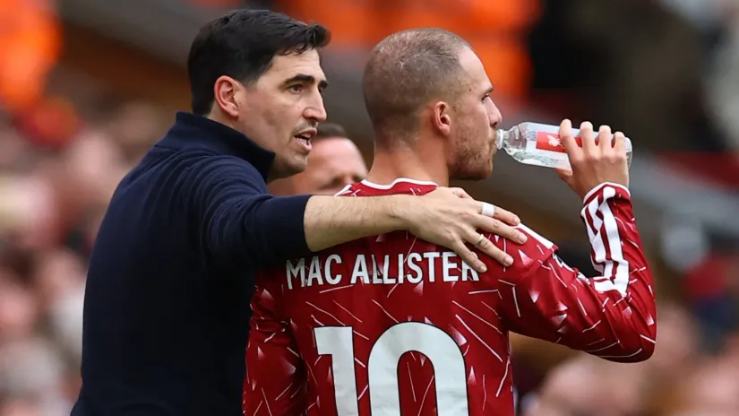 Andoni Iraola i Aleksis Makalister (©Reuters)