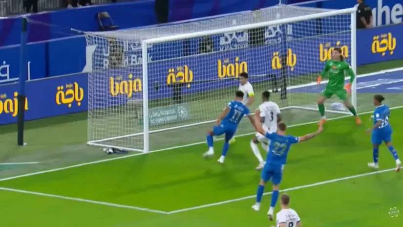 Trenutak kada je Sergej Milinković-Savić unapred poleo da slavi gol (©YouTube)