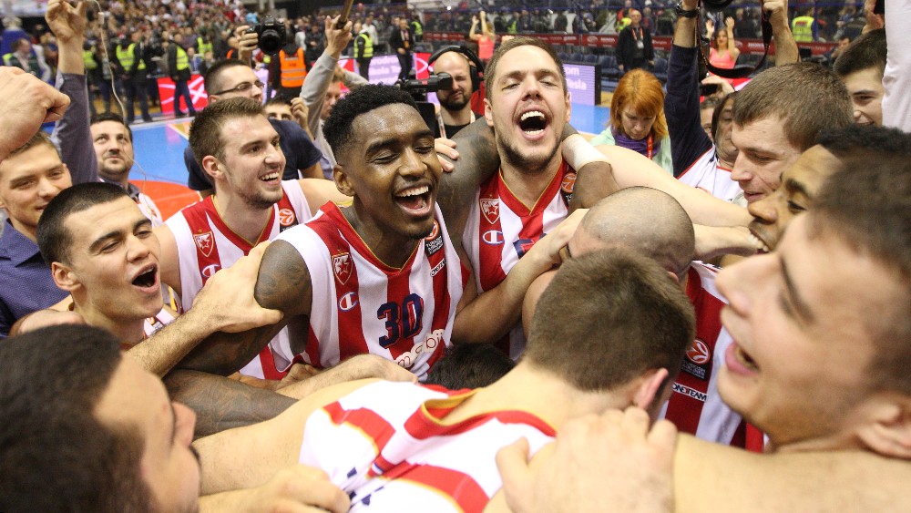 Slavlje košarkaša Crvene zvezde posle trijumfa nad Bajernom u Beogradu (©MN Press)