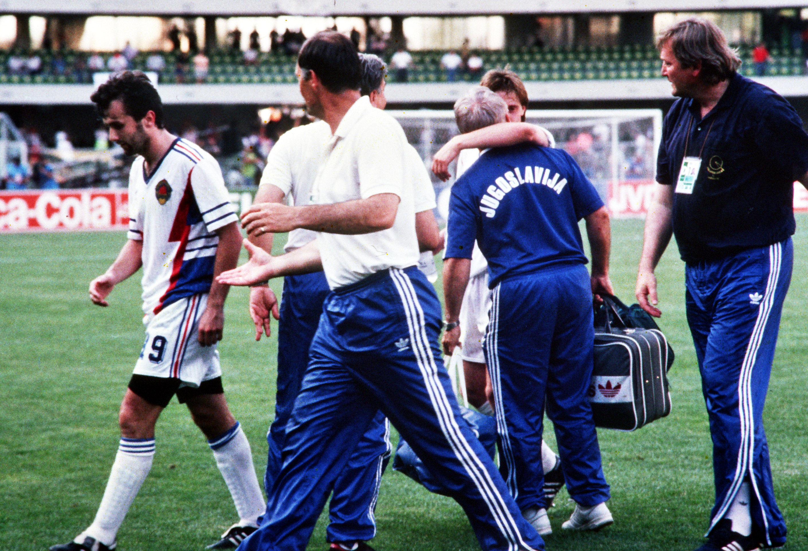 Posle pobede nad Španijom 2:1 na Svetskom prvenstvu u Italiji 1990. (©MN Press)