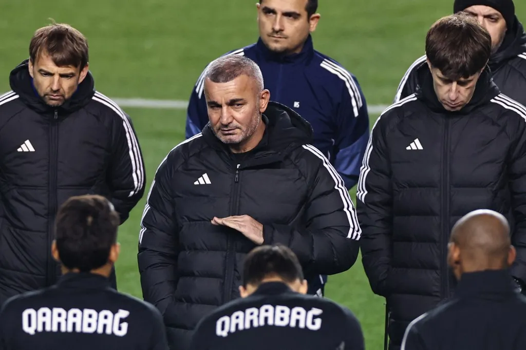 Gurban Gurbanov sa timom (©AFP)