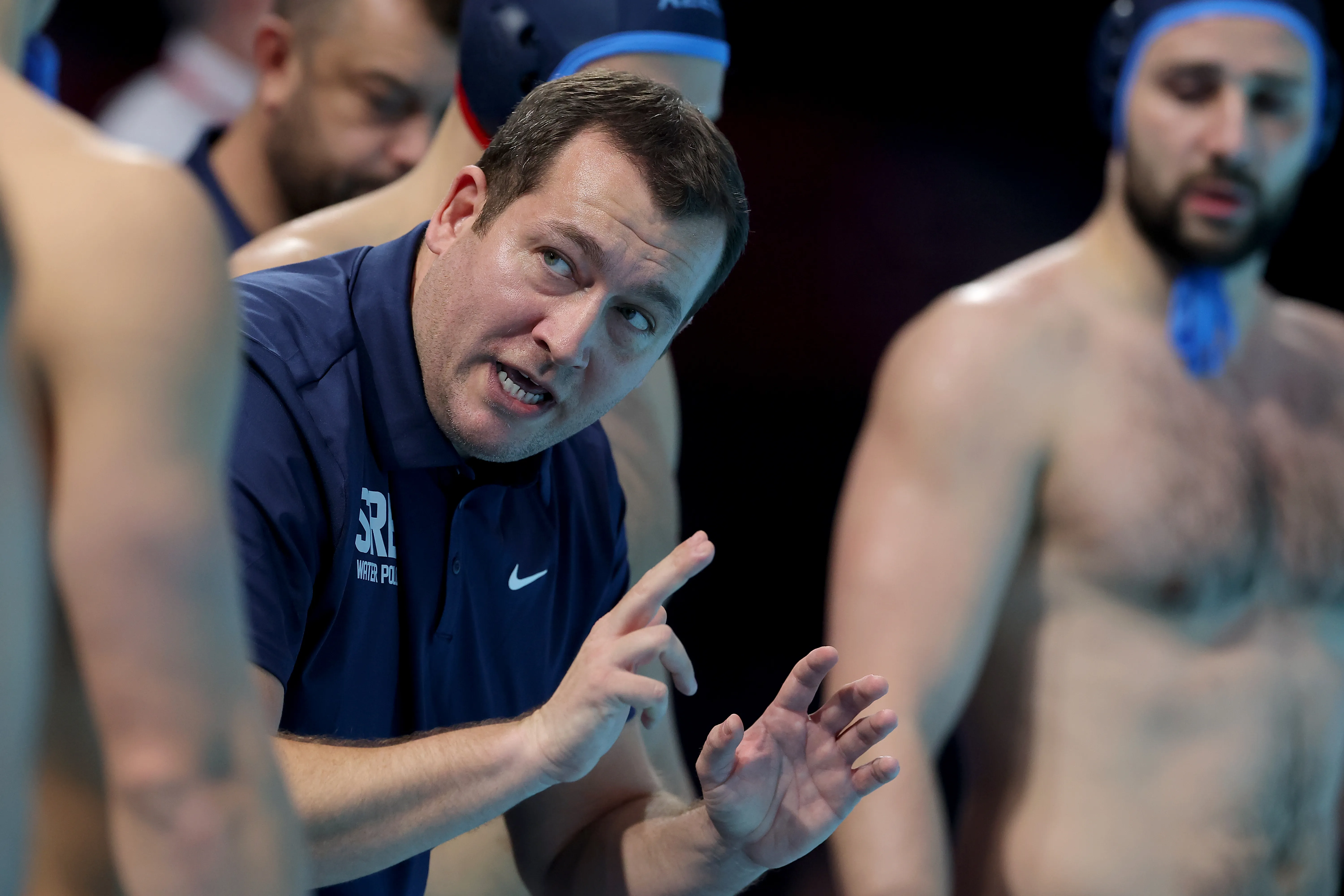 Uroš Stevanović i vaterpolisti Srbije (©Starsport)