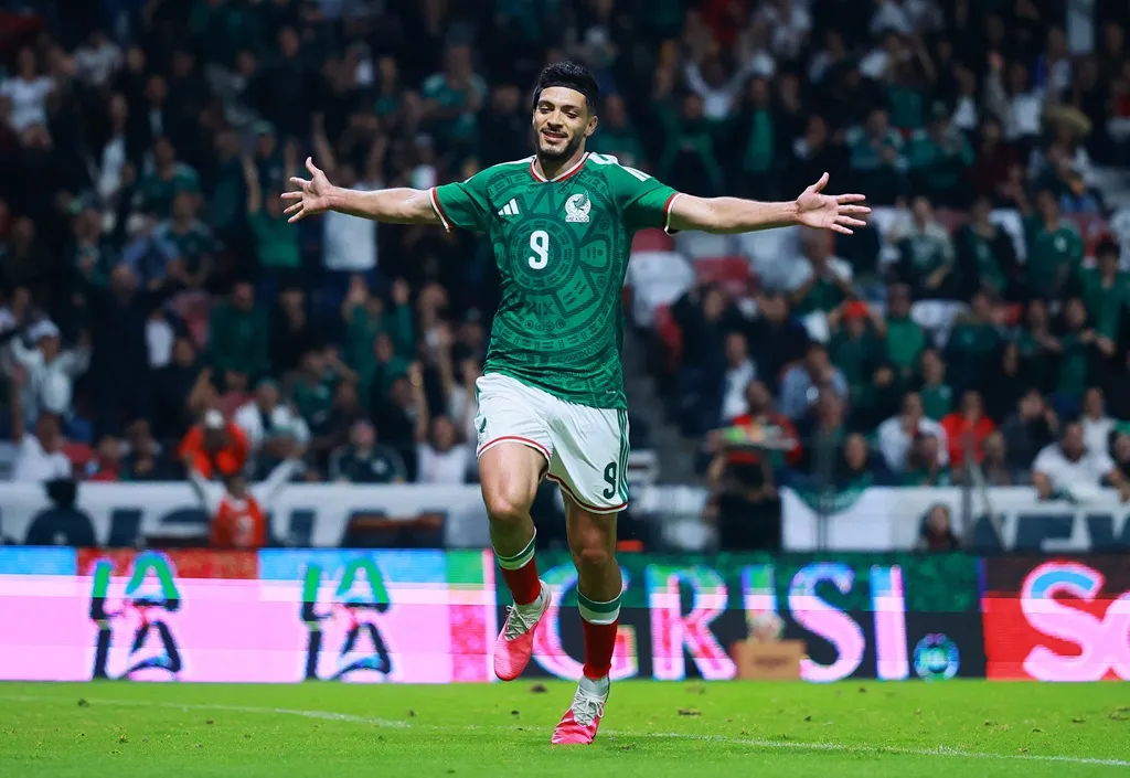 Raul Himenez (©Reuters)