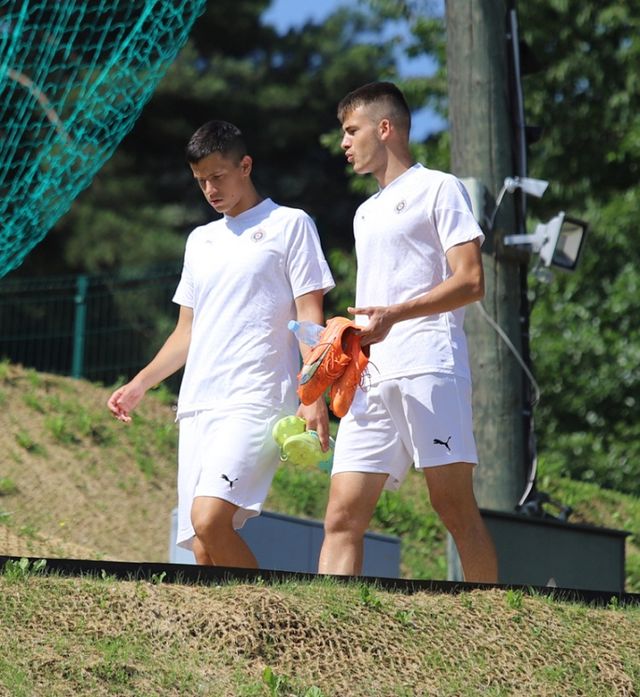 Mihajlo Ilić i Samed Baždar (© FK Partizan)