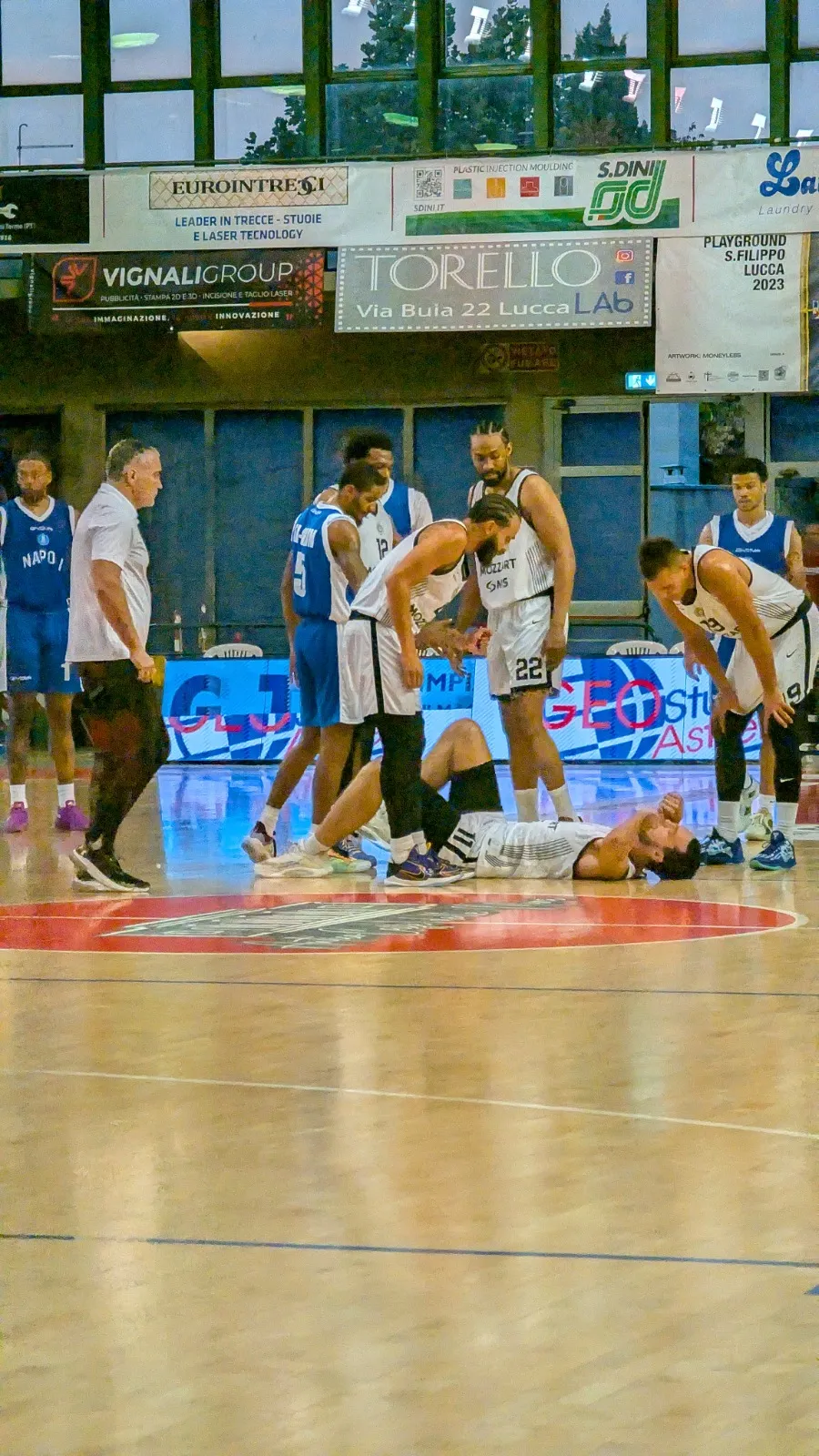 Fotografije dobijene preko kolega sa Pianetabasket