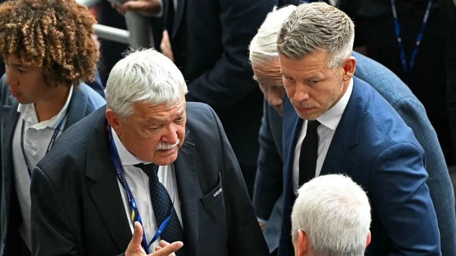 ©AFP (Predsednik Fudbalskog Saveza Mađarske Šandor Čanji i Premijer Mađarske Peter Mađar na finalu Lige šampiona)