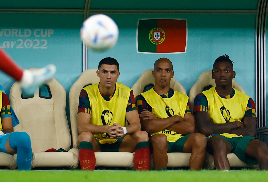 Ronaldo na klupi (©Reuters)