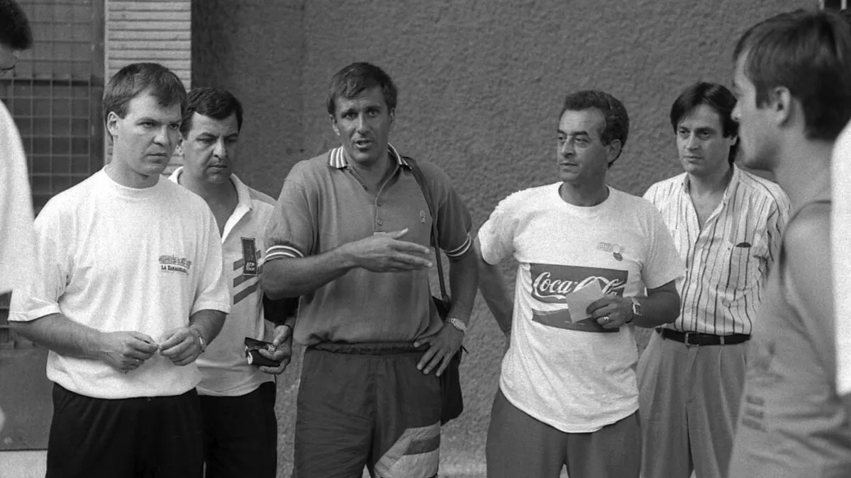 Željko Obradović sa Velimirom Gašićem (levo), profesorom Milivojem Karaelićem i dr Momom Jakovljevićem (©MN Press)