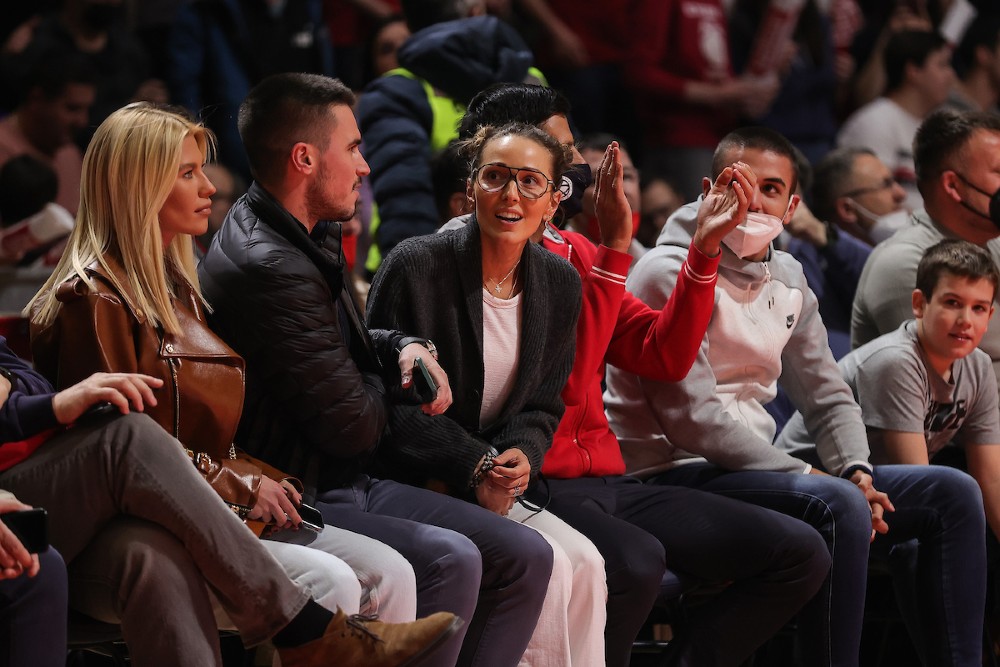 Đoković u društvu supruge Jelena i brata Đorđa (©Starsport)