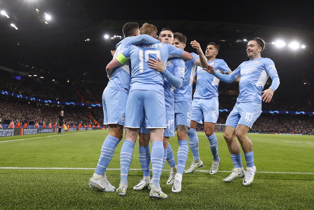 Kevin De Brujne proslavlja gol sa saigračima (©Reuters)