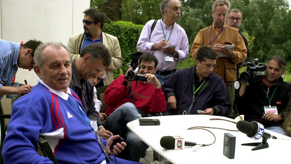 Vujadin Boškov sa novinarima (©MN Press)