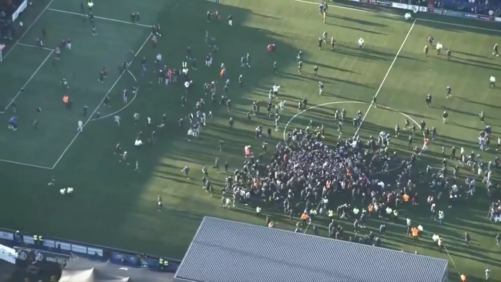 Atmosfera sa stadiona Maklsfilda po završetku subotnje utakmice sa Palasom