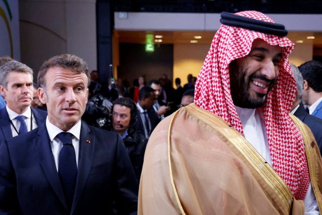 Predsednik Francuske Emanuel Makron i saudijski princ Mohamed bin Salman (©AFP)