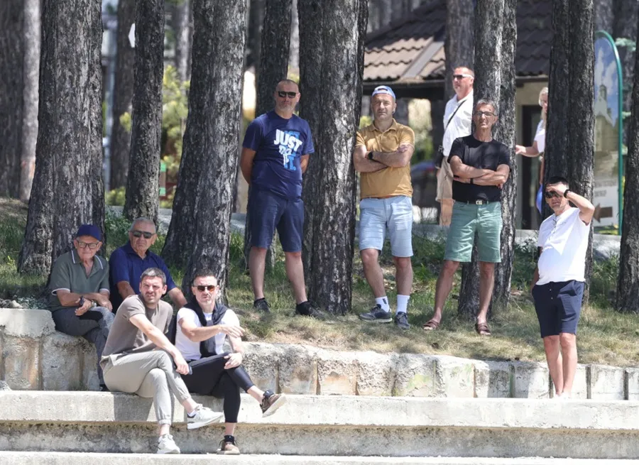 Rukavina gleda trening crno-belih (FK Partizan)
