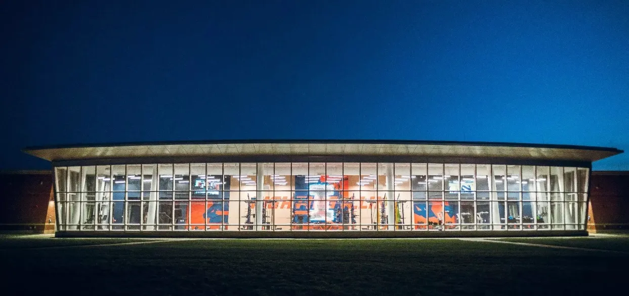 Pogled na teretanu sa spoljne strane (©Fighting Illini)