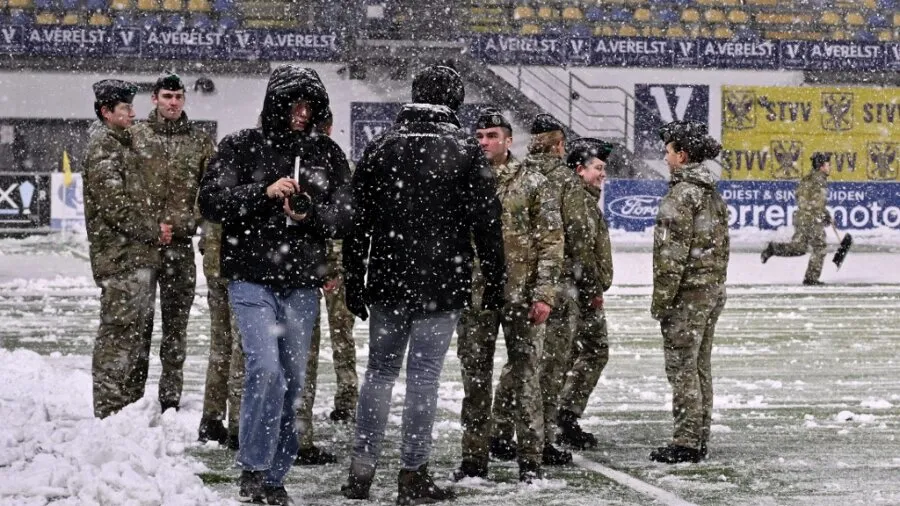 ©AFP (Vojska raščišćava teren Sint Trojdena)