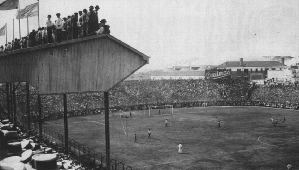 Stadion Brandsen i Del Krusero, na čijim temeljima je kasnije izgrađena Bombonjera (©Wikipedia)