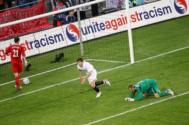 Mareskin gol u finalu protiv Midlzbroa (©Reuters)
