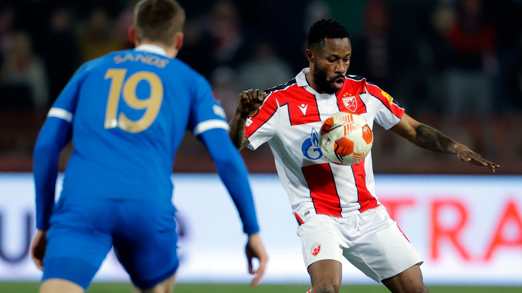 Sands i Kanga (©Starsport)