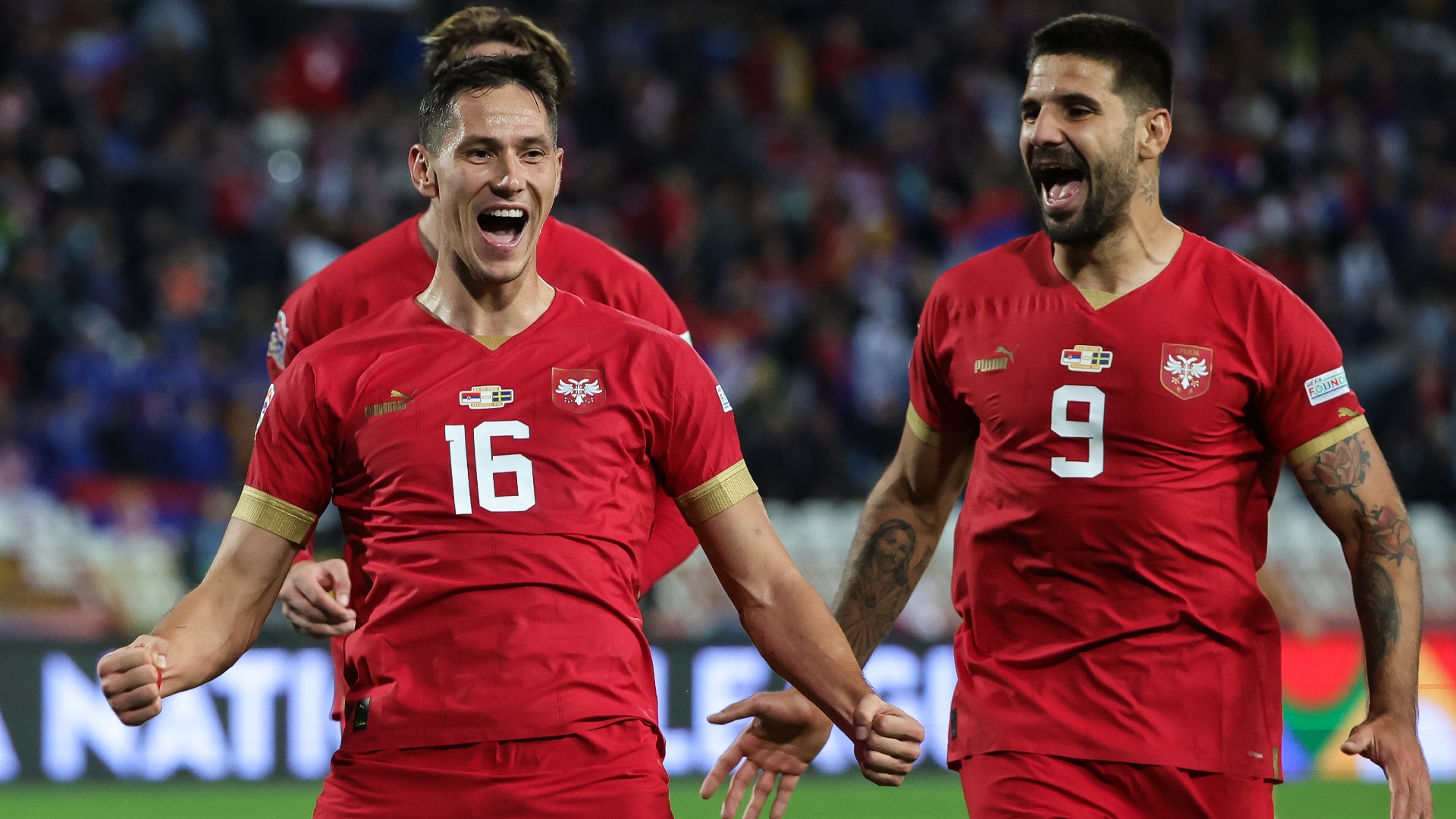 Saša Lukić i Aleksandar Mitrović proslavljaju gol (©Starsport)