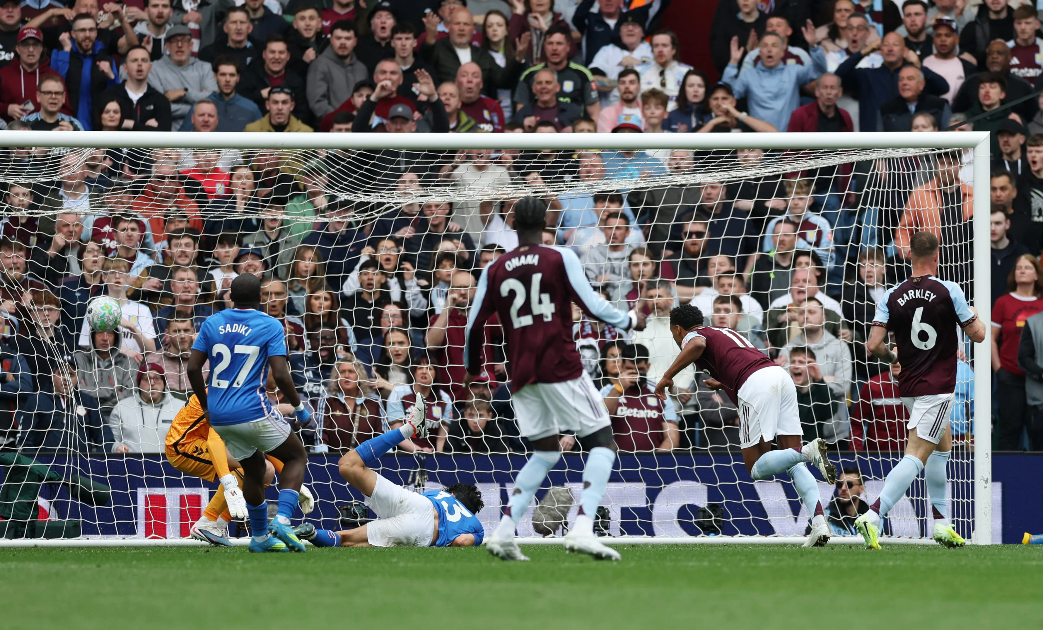 Oli Votkins (Reuters)