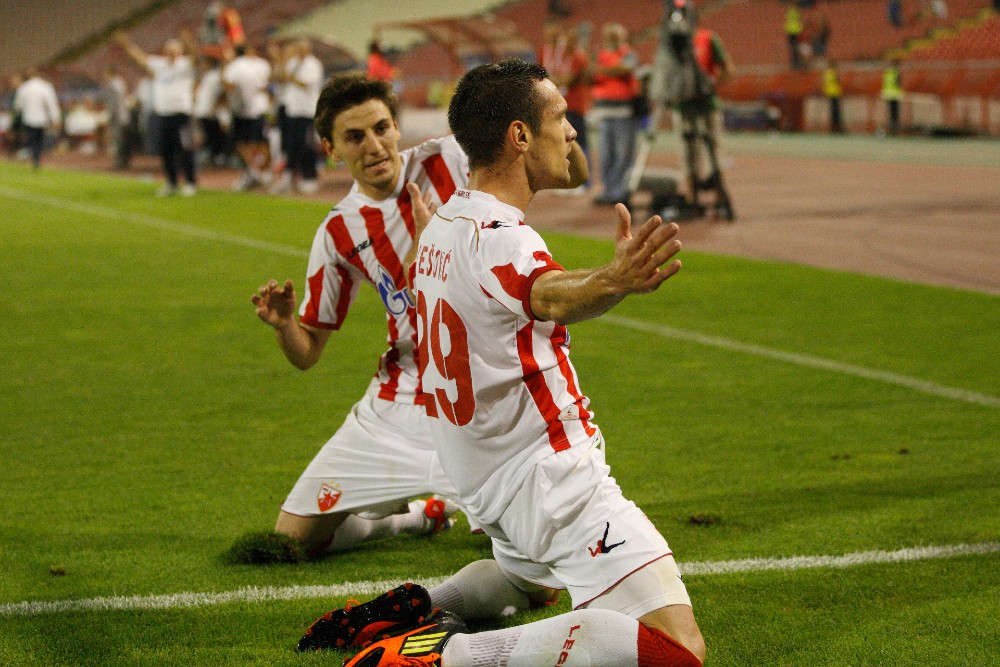 Vešović i Mladenović slave gol protiv Naftana
