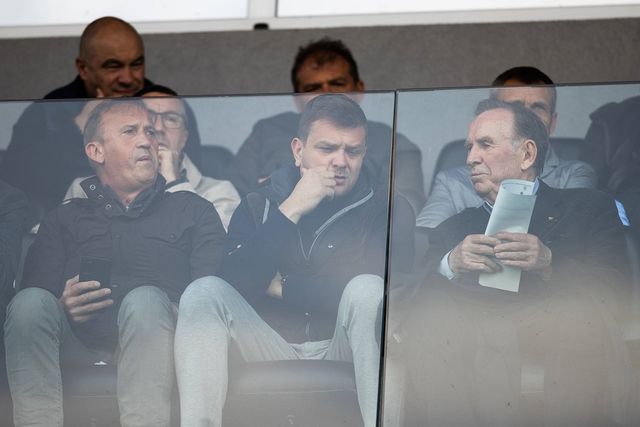 Miloš Vazura u loži stadiona na Banovom brdu (© MN Press)