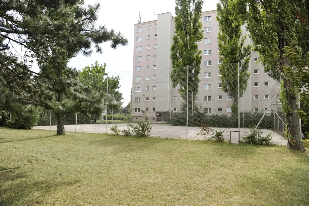 Teren ispred zgrade u kojoj je Marko odrastao (©Guliver)