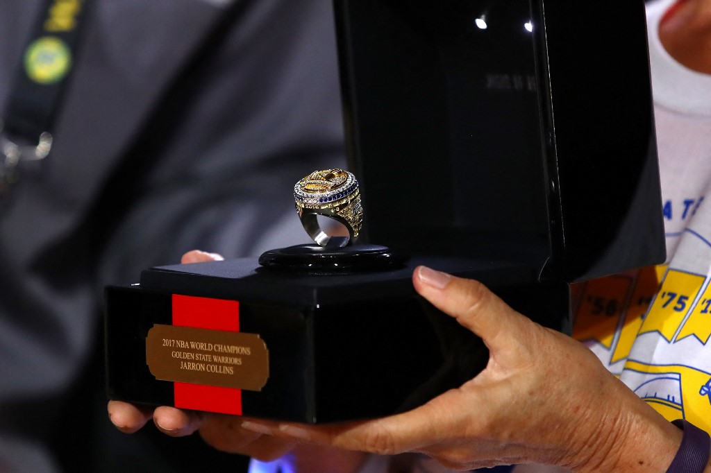 Šampionski prsten dodeljen Voriorsima 2017. godine (©AFP)