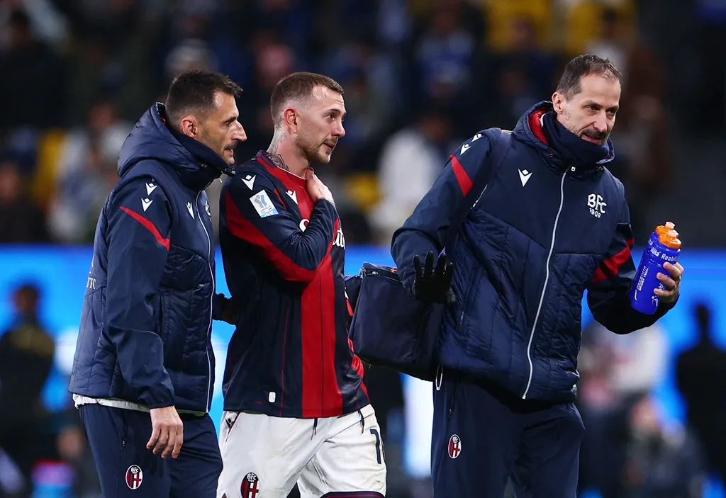 Fede s polomljenom ključnom kosti (©Reuters)