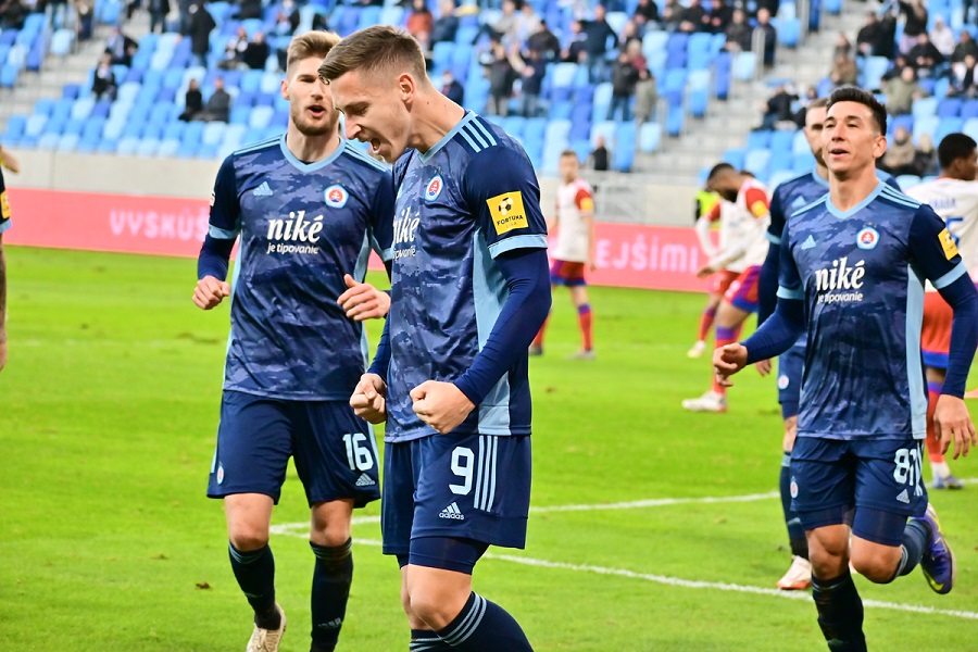 Šaponjič slavi gol protiv Senice (© ŠK Slovan)