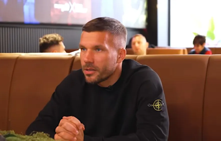 Lukas Podolski (@YouTube)