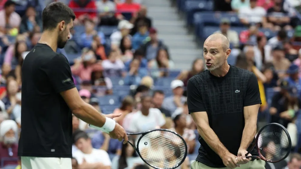 Novak i trener Boris Bošnjaković (©AFP)