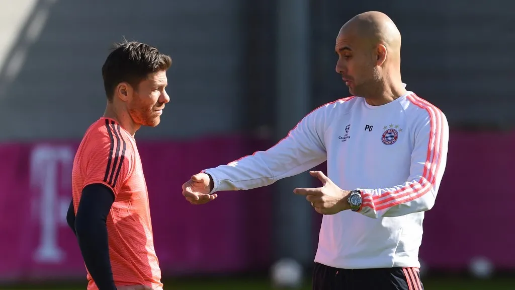 Ćabi Alonso i Pep Gvardiola (©AFP)