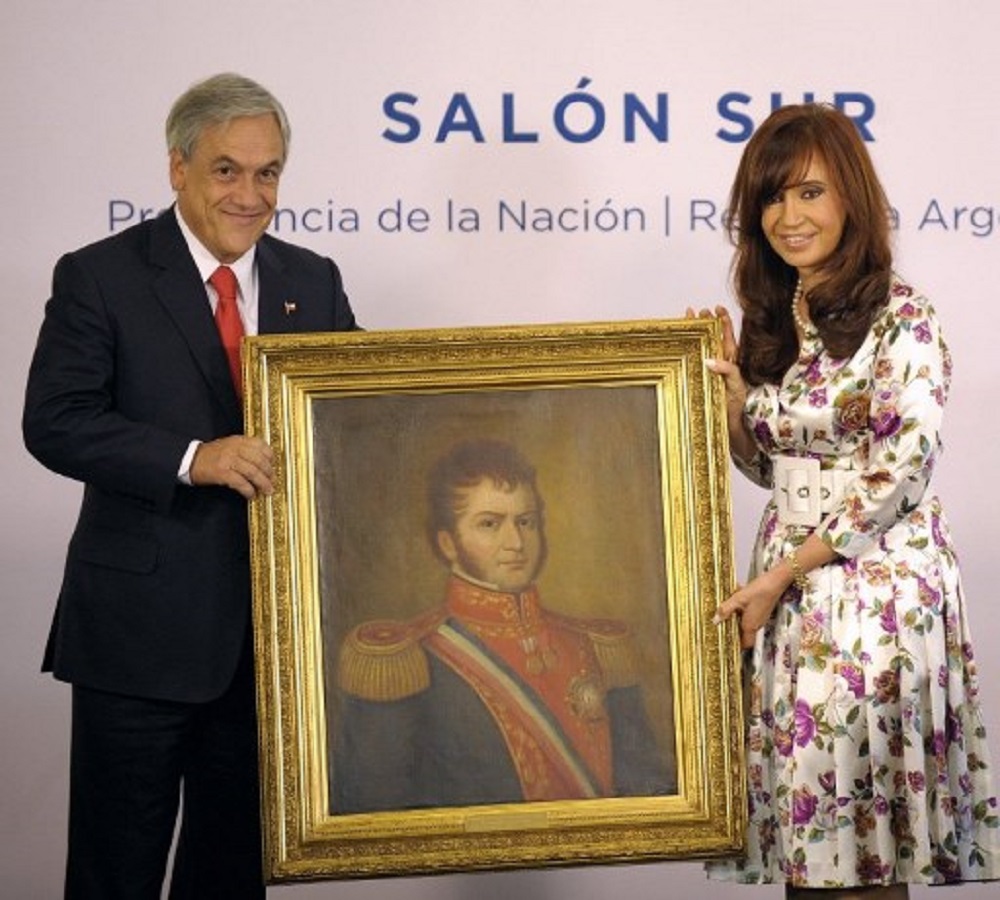 2010. godina - predsednik Čilea i predsednica Argentine sa slikom Bernarda O'Higinsa (AFP)
