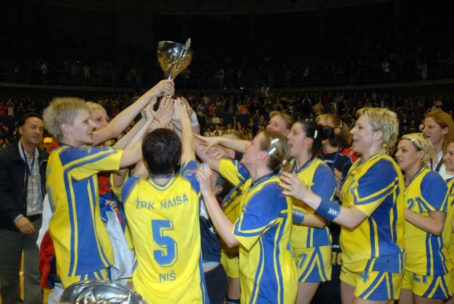 Sa peharom Čelendž kupa 2007. godine