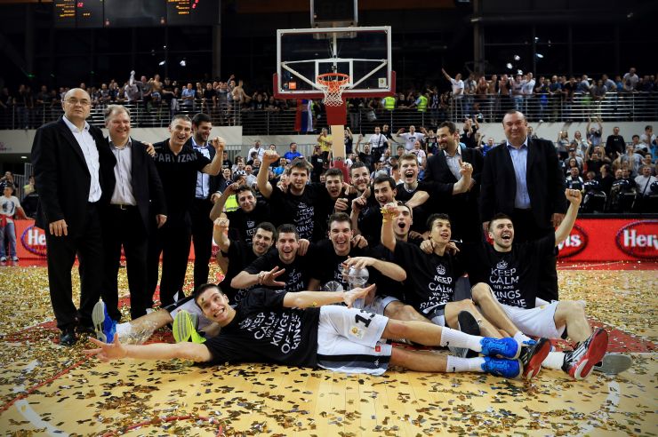 Slavlje igrača Partizana u Laktašima (© Star Sport)
