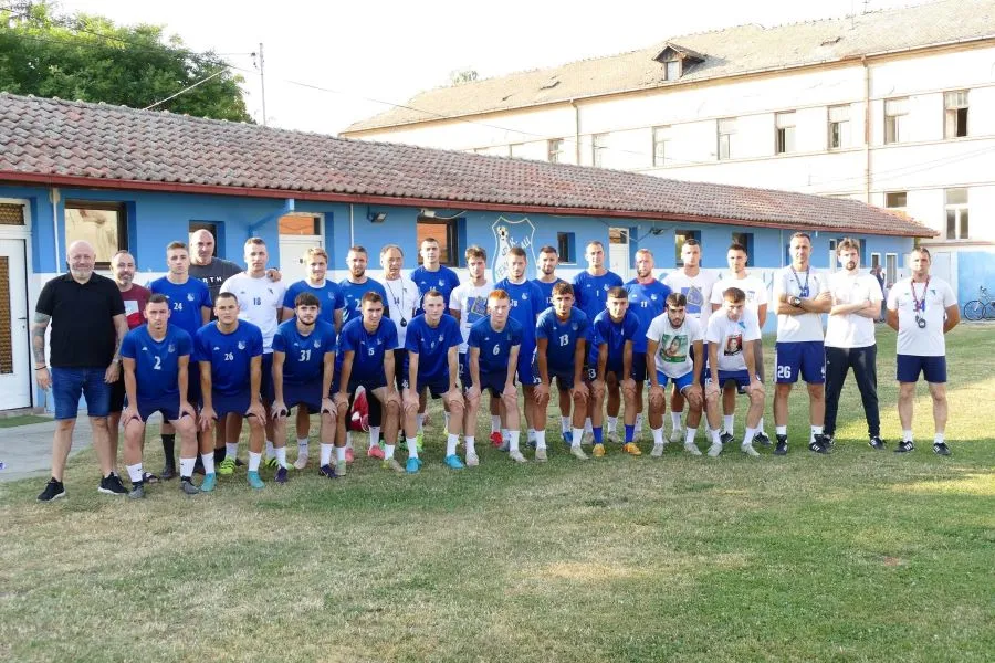 Ekipa na okupu (@FK Tekstilac)