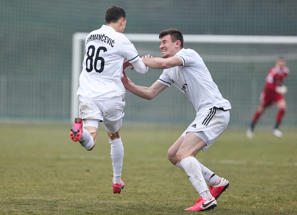 Birmančević slavi gol