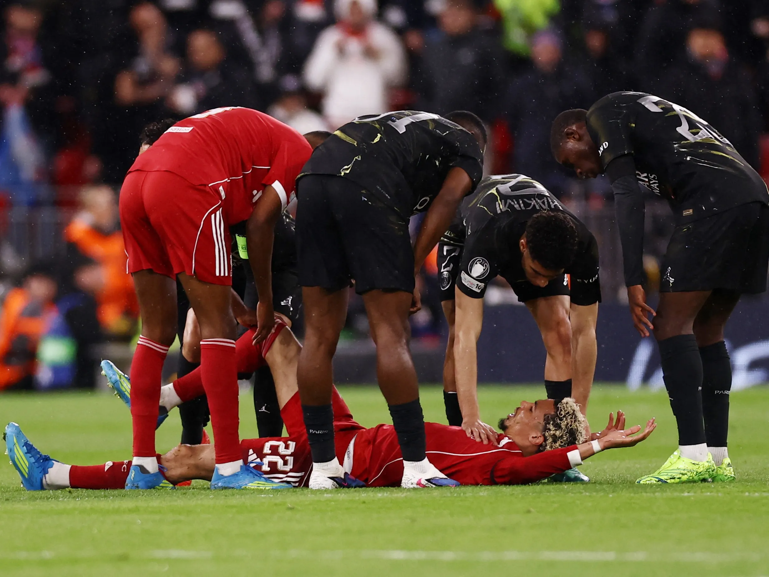 ©Reuters (Povreda Iga Ekitikea protiv Pari Sen Žermena)