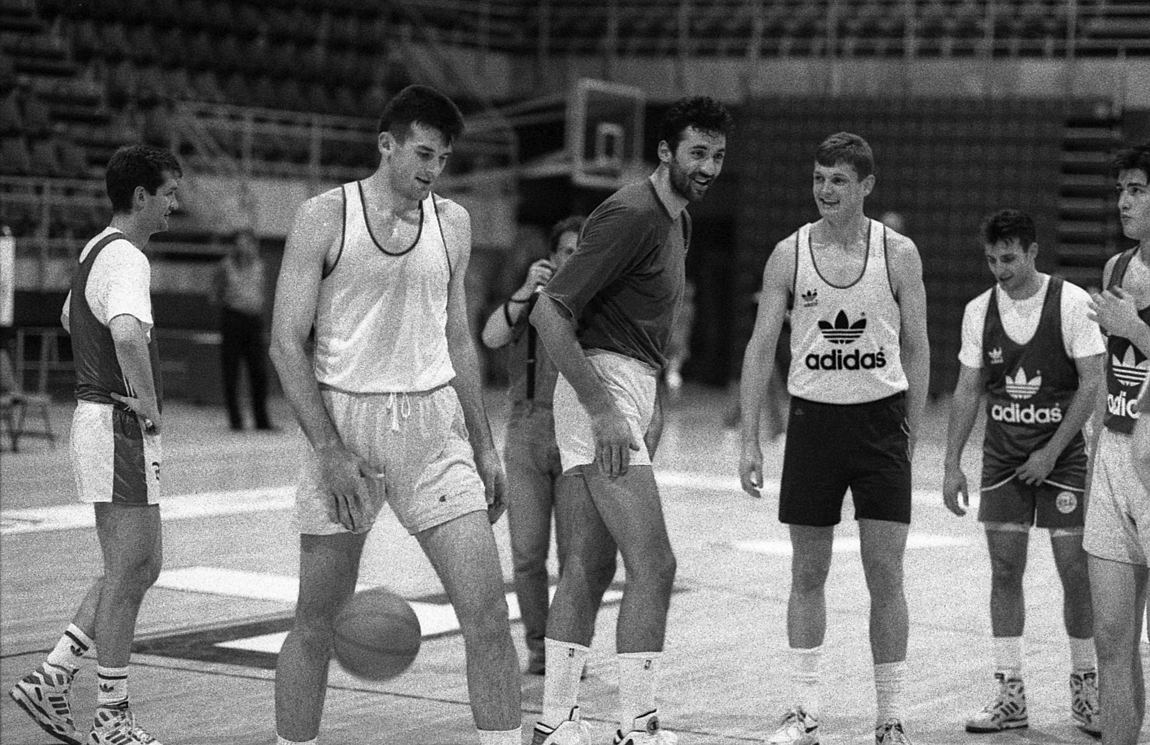 Sretenović skroz levo sa Savićem, Divcom, Paspaljem, Đorđevićem i Danilovićem (© MN Press)