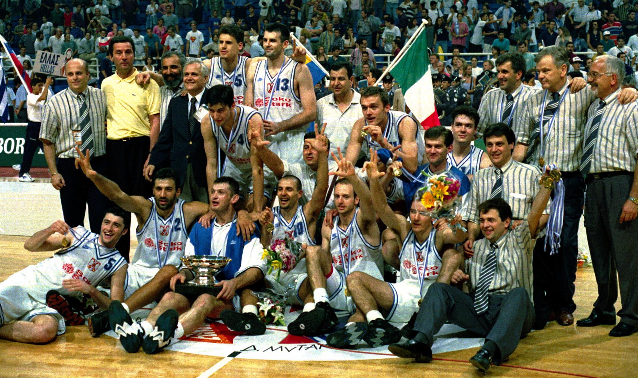 Reprezentacija Jugoslavije po osvajanju zlata 1995. godine (© MN Press)