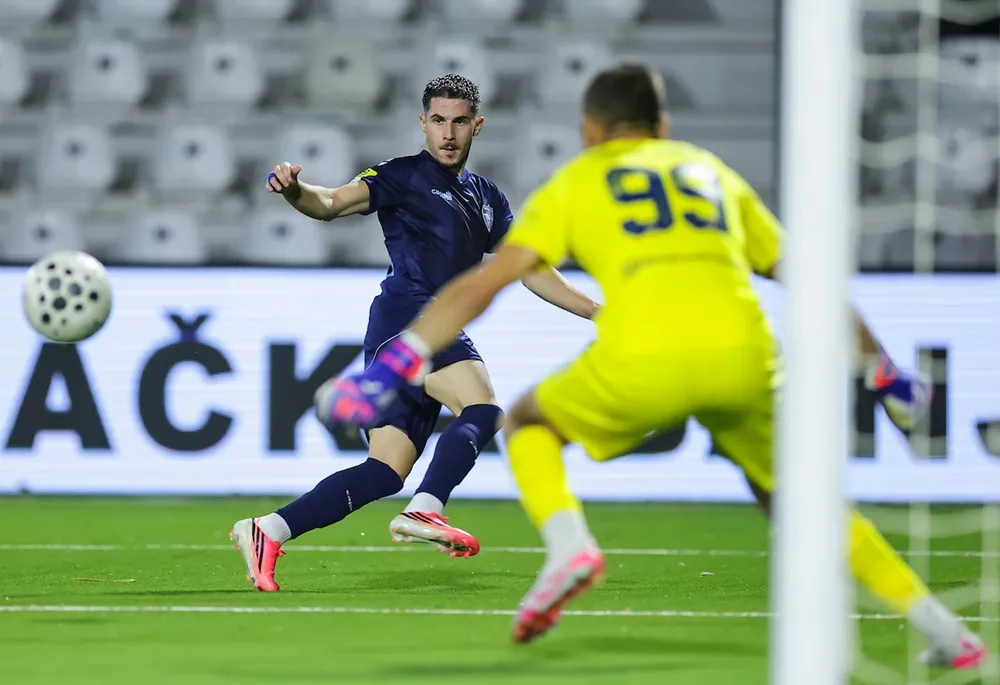 Srđan Plavšić upisuje asistenciju na debiju (©Starsport)